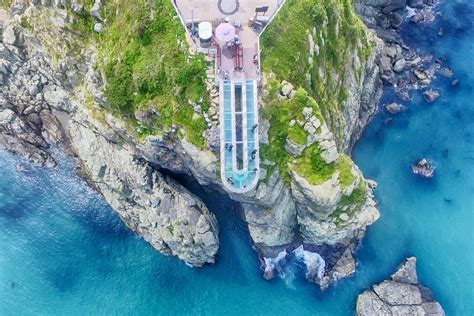 Terrifying Glass Bridges Around the World