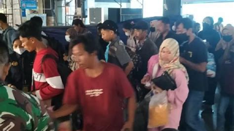 Sehari Pasca Lebaran Pelabuhan Bakauheni Mulai Dipadati Penumpang