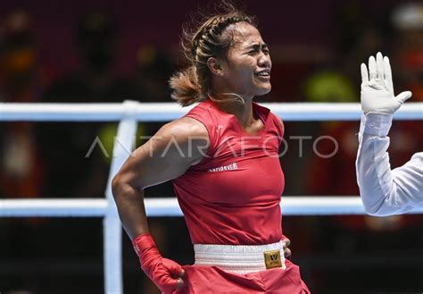 PETINJU PUTRI DKI JAKARTA RAIH MEDALI EMAS PON PAPUA ANTARA Foto