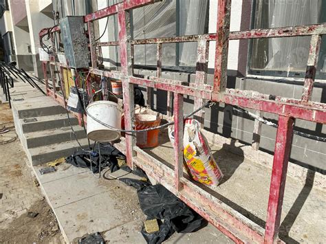 Major repairs repair of the facade of a residential building 14748814