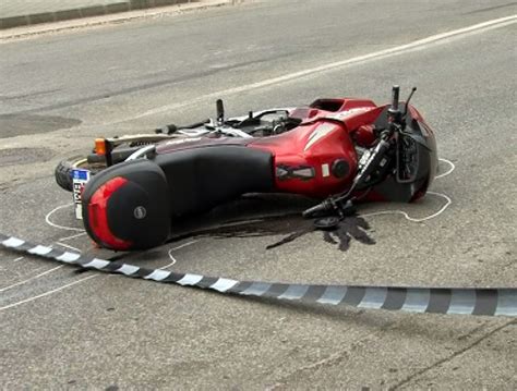 ACCIDENT RUTIER Motociclist RĂNIT GRAV după o CIOCNIRE cu un