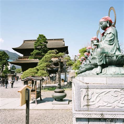 Statues, Zenkoji Temple, Nagano, Japan | Norbert Woehnl Photography