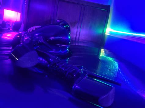 Latex On A Latex Bed Duvet Sheet Pillows Nudes ShinyPorn NUDE PICS ORG