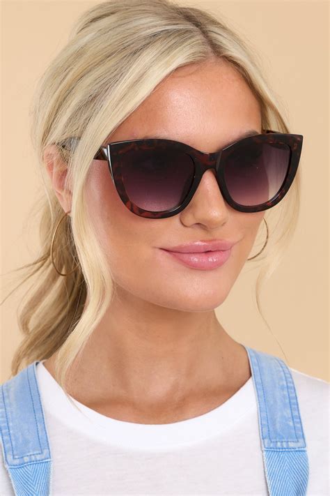 Trendy Sunglasses And Aviators For Women Red Dress