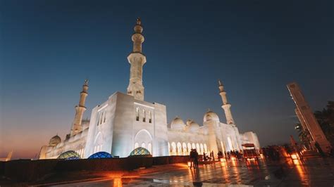 La Gran Mezquita Sheikh Zayed En Dubai Foto Premium