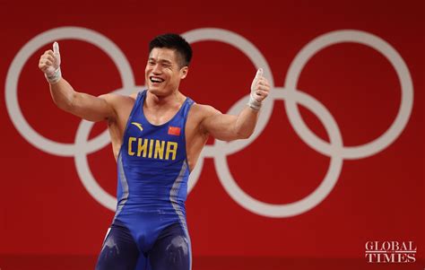 Live From Tokyo Lü Xiaojun Wins Gold In The Mens 81kg Weightlifting