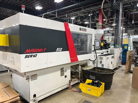 310 Ton Cincinnati Milacron Injection Molding Machine Model MTS310 36