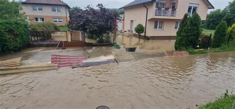 FOTO Sve viteške službe za spašavanje i svi timovi su na terenu kako