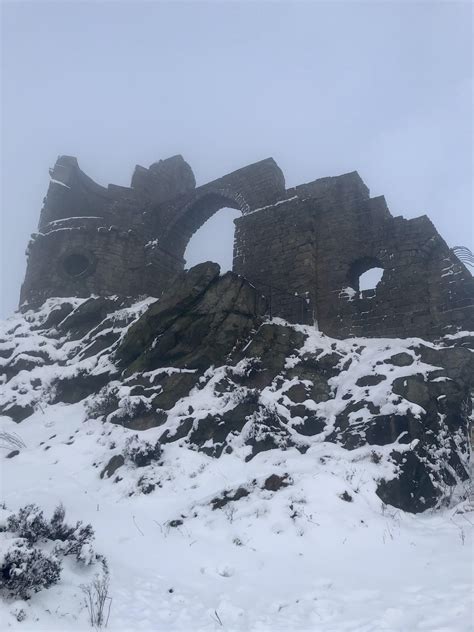 Mow Cop castle in the snow yesterday : r/CasualUK