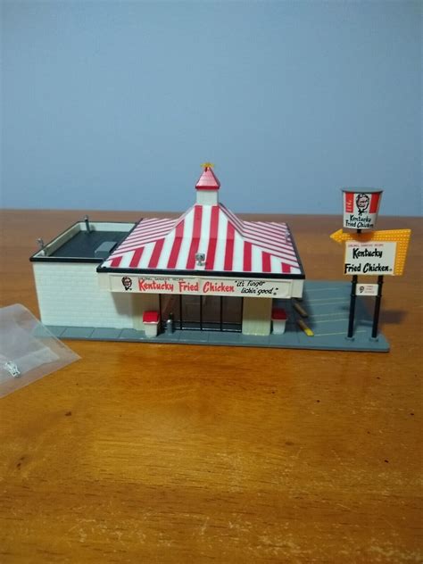 Vintage Life Like Kentucky Fried Chicken Ho Scale Model Kit