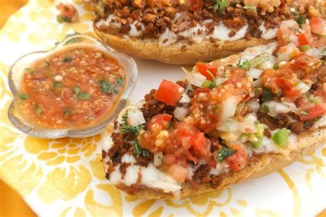 Molletes Mexicanos | Mexican Appetizers and More!