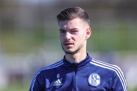 Fc Schalke Krau Ist Hei Begehrt S Profi Spricht Jetzt