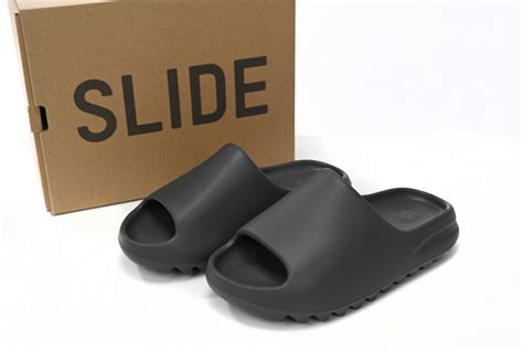 CHINELO ADIDAS YEEZY SLIDE ONYX Atlanta Sneakers