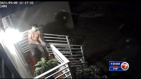 Video Neighbor Breaks Into Sw Miami Dade Home Using Sledgehammer