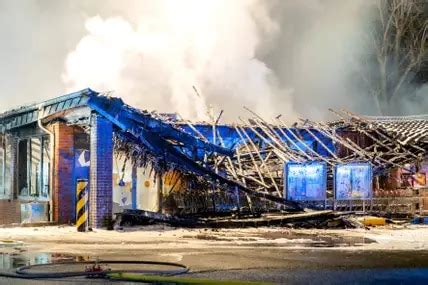 Berlin Supermarkt Geht In Flammen Auf Feuerwehr Im Gro Einsatz