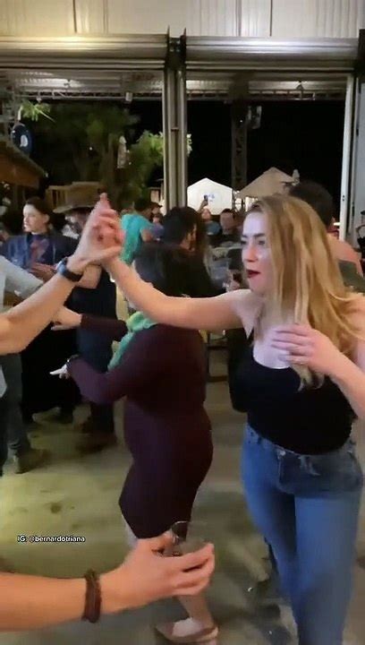 Amber Heard Reapareció Bailando Como La Flor De Selena Vídeo