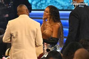 Beyonce Knowles Sexy Shows Off Her Hot Cleavage At The Th Annual Grammy Awards In Los Angeles