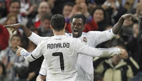 Emmanuel Adebayor Cristiano Ronaldo Tait Le Joueur Avec Qui Je