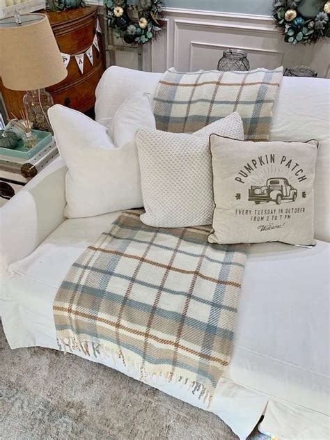 How To Place A Throw Blanket On Sofa Baci Living Room