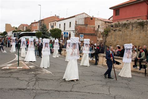 La procesión de las doncellas en Santo Domingo La Rioja