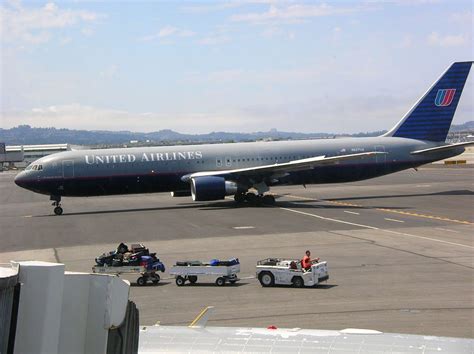 United Airlines Fleet Boeing 767-300ER Details and Pictures