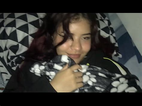 Petite Latina Desnuda En Su Habitaci N Me Da Unas Ricas Mamadas Y Se Traga La Leche Pov