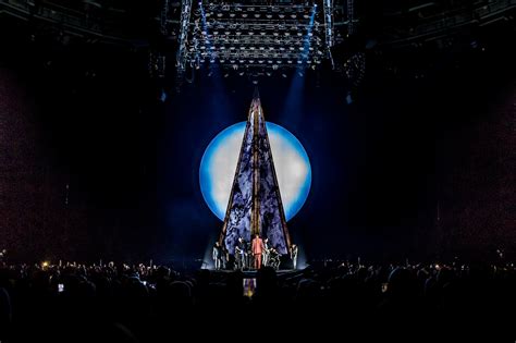 Sam Smith The Thrill Of It All Tour - The Flying Lampie | Lighting ...