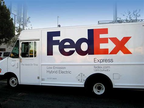 FedEx to Add 1,000 Chinese EV Vans to Delivery Fleet | TheDetroitBureau.com