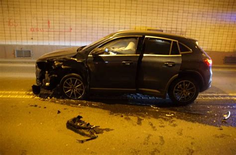 Heftiger Unfall Sorgt F R Sperrung In Beide Richtungen