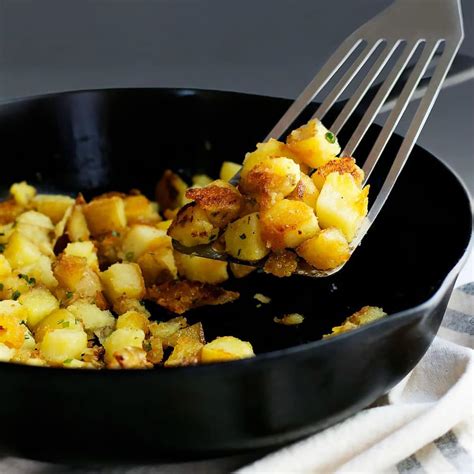 Skillet Potatoes Crispy Outside Creamy Inside Pinch And Swirl