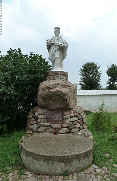 Statue Of John Of Nepomuk Nyasvizh Monument Sculpture