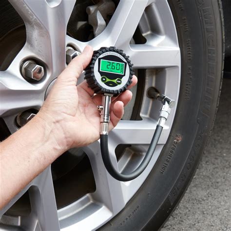 The Best Digital Tire Pressure Gauge - Hammacher Schlemmer