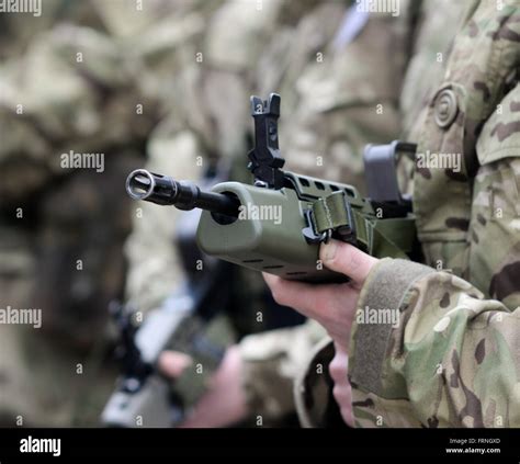 Sa80 rifle hi-res stock photography and images - Alamy