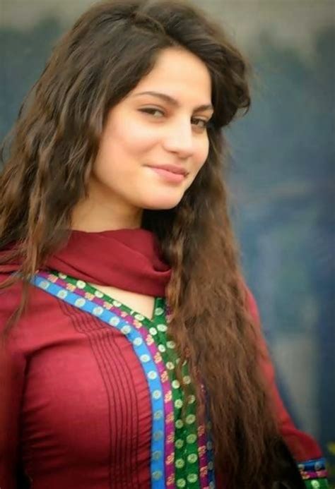 Cute Pakistani Desi Girl Neelam Muneer Lifestyle 350