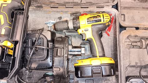 3 X Dewalt 18v Cordless Power Tools Comprising Of Dewalt Dc725 Cordless