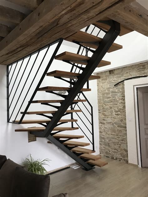 Escalier Limon Central Acier Et Bois Hagane