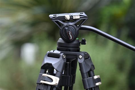 SmallRig Heavy Duty Tripod 02 - Newsshooter