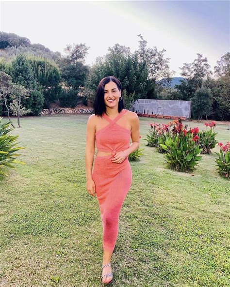 Megan Olivi R Hot Reporters