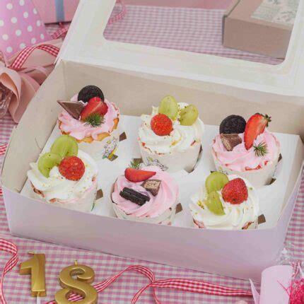 Bánh cupcake sinh nhật trang trí bằng trái cây tươi FRIENDSHIP CAKES