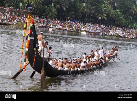 Kerala boat race hi-res stock photography and images - Alamy