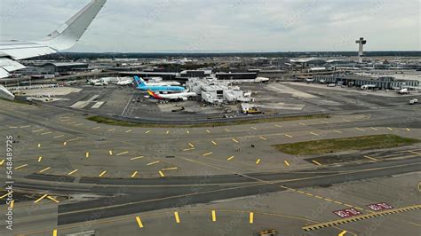 Planes Line Up At Jfk Airport One Of The Top 10 Busiest Airports In