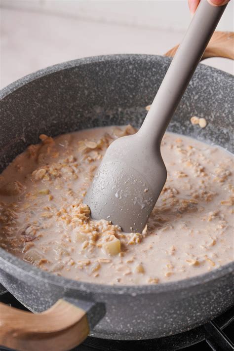 Apple Cinnamon Oatmeal Recipe • Kath Eats