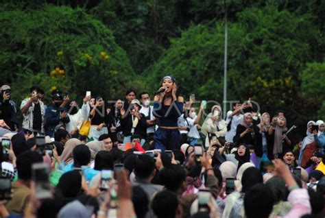 KONSER SUNSET DI KEBUN RAYA BOGOR ANTARA Foto