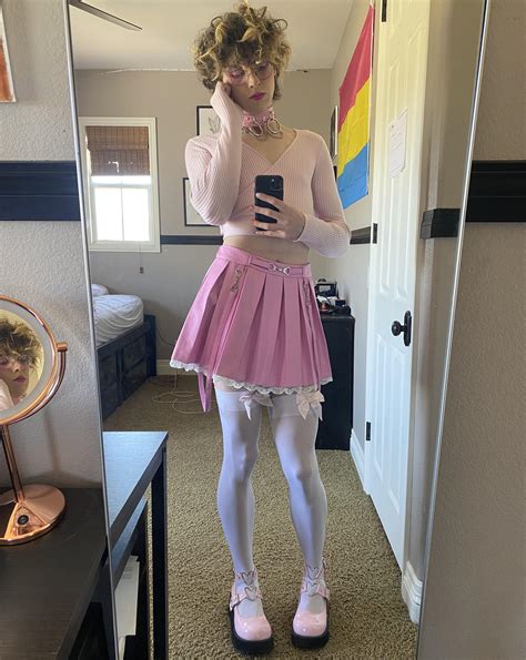 Feeling Very Pink Today 💕 Rfemboy