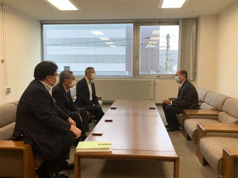 2022年8月31日粘処長、釧路観光コンベンション協会藤井芳和会長と山田達也専務理事、米道直雄事務次長を表敬訪問 台北駐日経済文化代表処 札幌分処