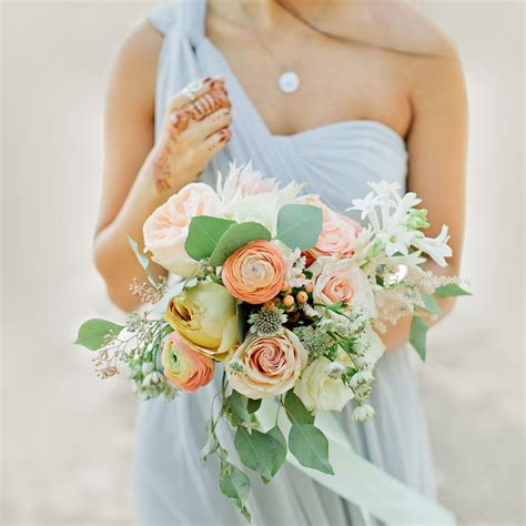 14 Pretty Peach Bouquets To Inspire Your Own