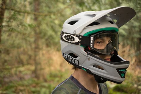 Helmet Review Giro Switchblade Freehub Magazine