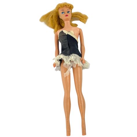 Vintage And Midge Doll With Freckles Blonde Midge Barbie Doll Straight Legs And
