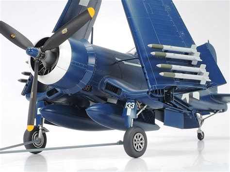 Tamiya 61085 F4U 1D Corsair W Moto Tug 1 48 Propeller Planes 1 48