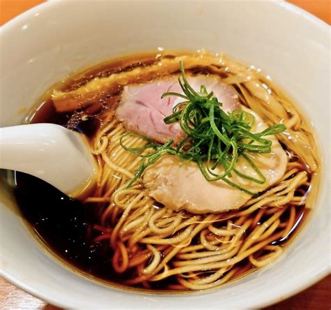 『醤油らぁ麺』らぁ麺 はやし田 池袋店のレビュー ラーメンデータベース